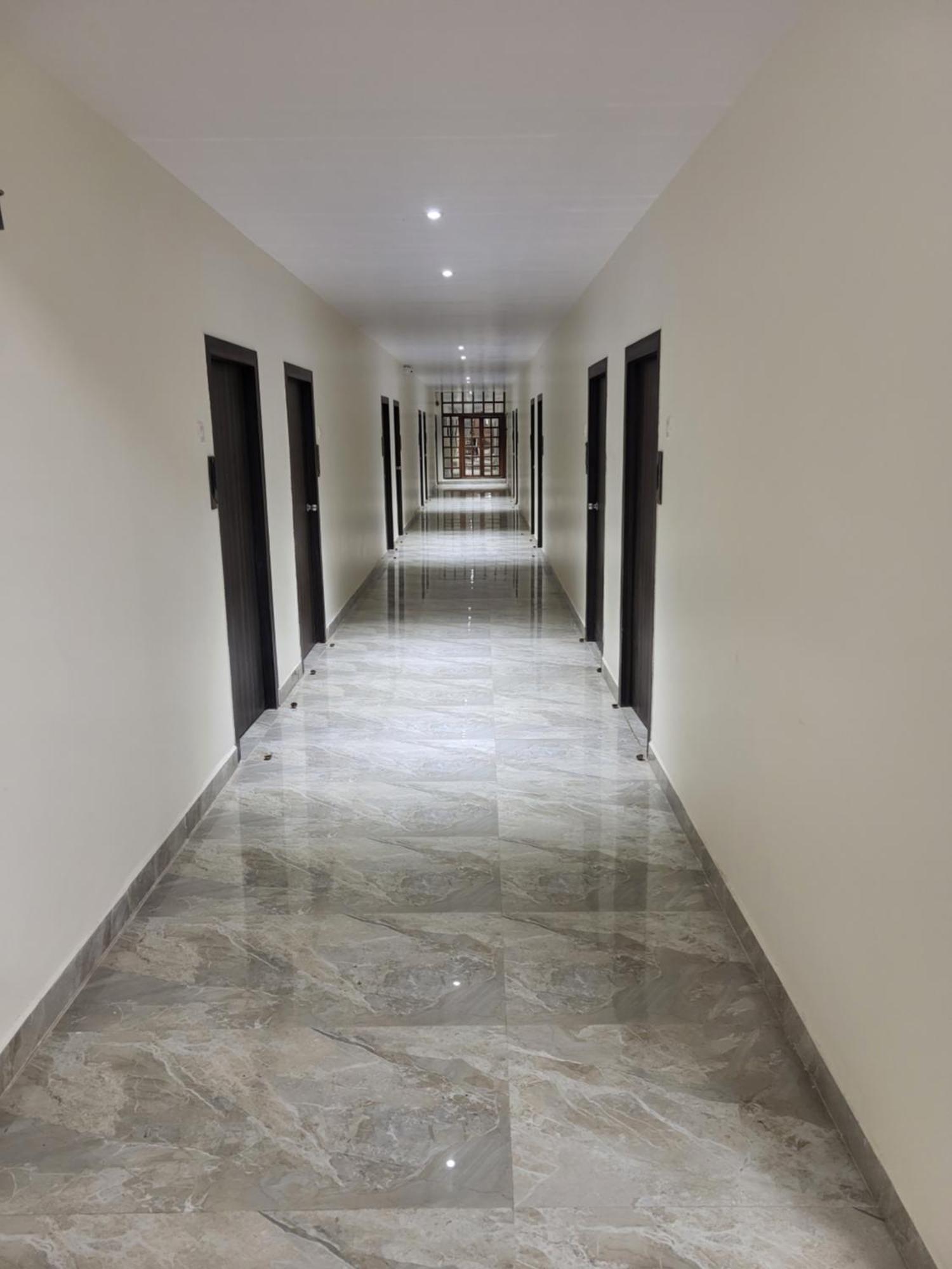 Sri Chitra Inn Hotel Tanuku Dış mekan fotoğraf