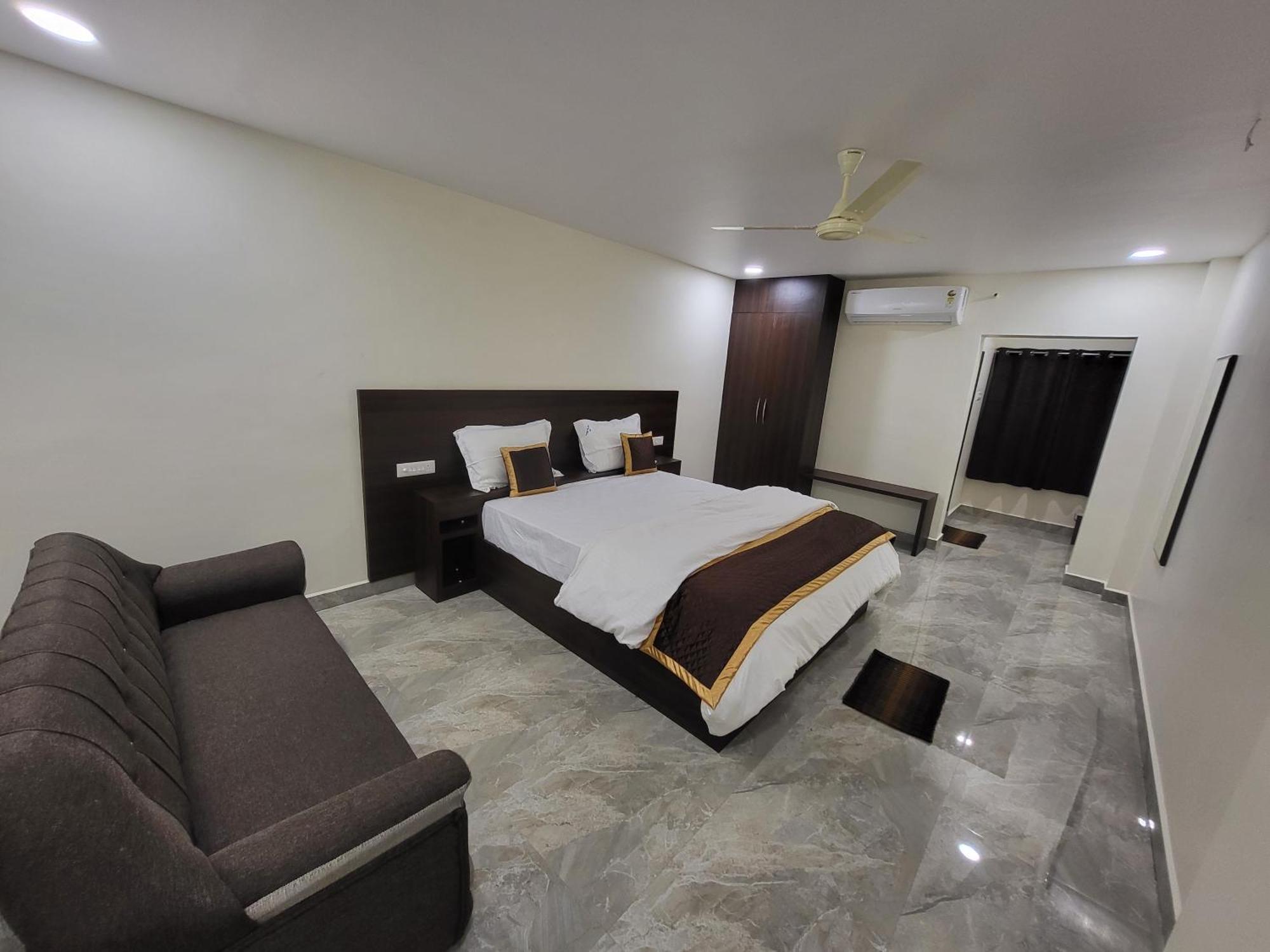 Sri Chitra Inn Hotel Tanuku Dış mekan fotoğraf