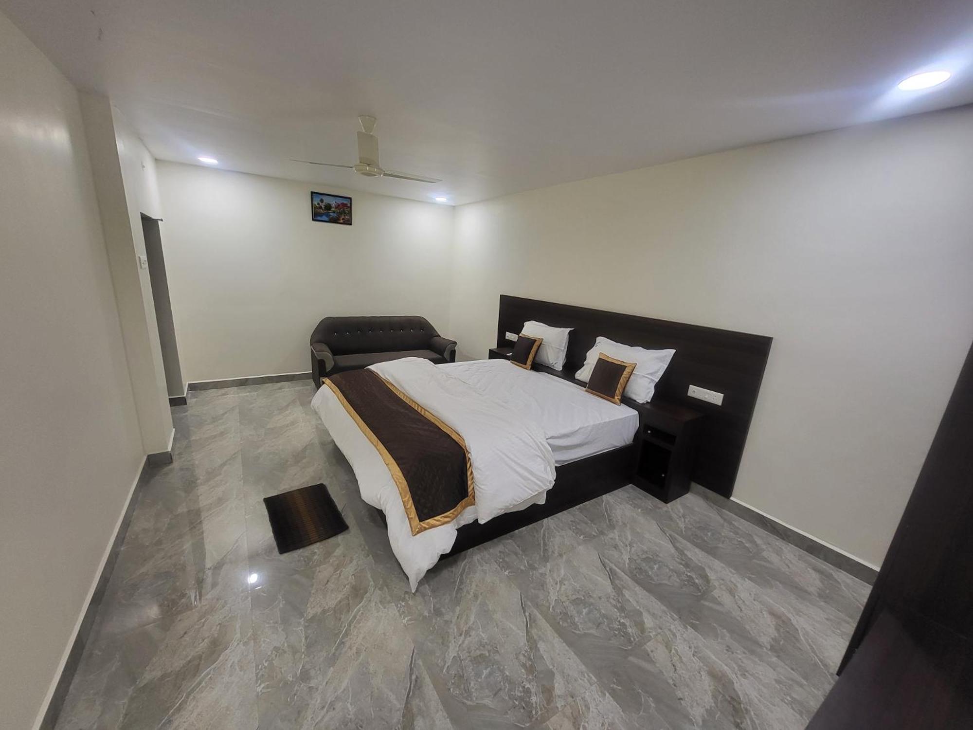Sri Chitra Inn Hotel Tanuku Dış mekan fotoğraf