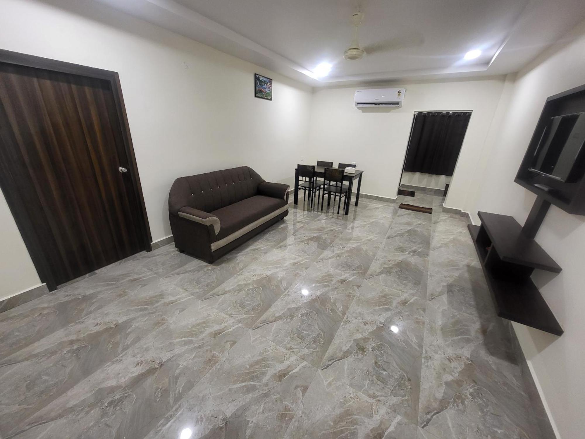 Sri Chitra Inn Hotel Tanuku Oda fotoğraf