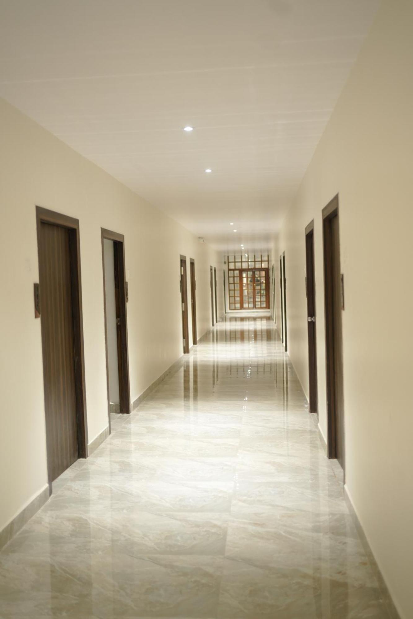 Sri Chitra Inn Hotel Tanuku Dış mekan fotoğraf